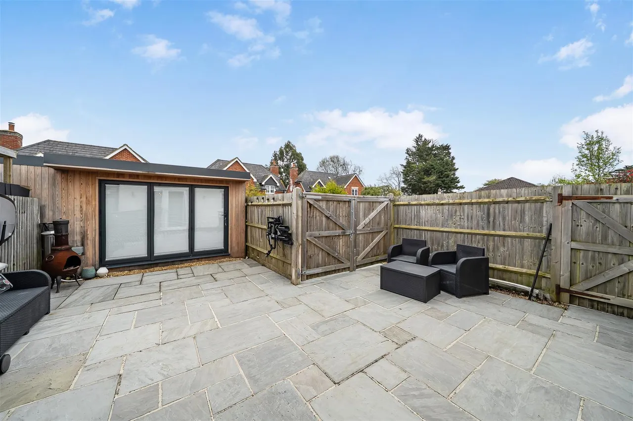 Newtown Road, Warsash, photo 6