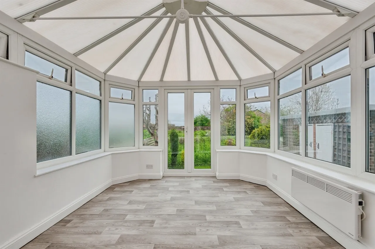 Weaver Crescent, Frodsham, WA6, photo 9