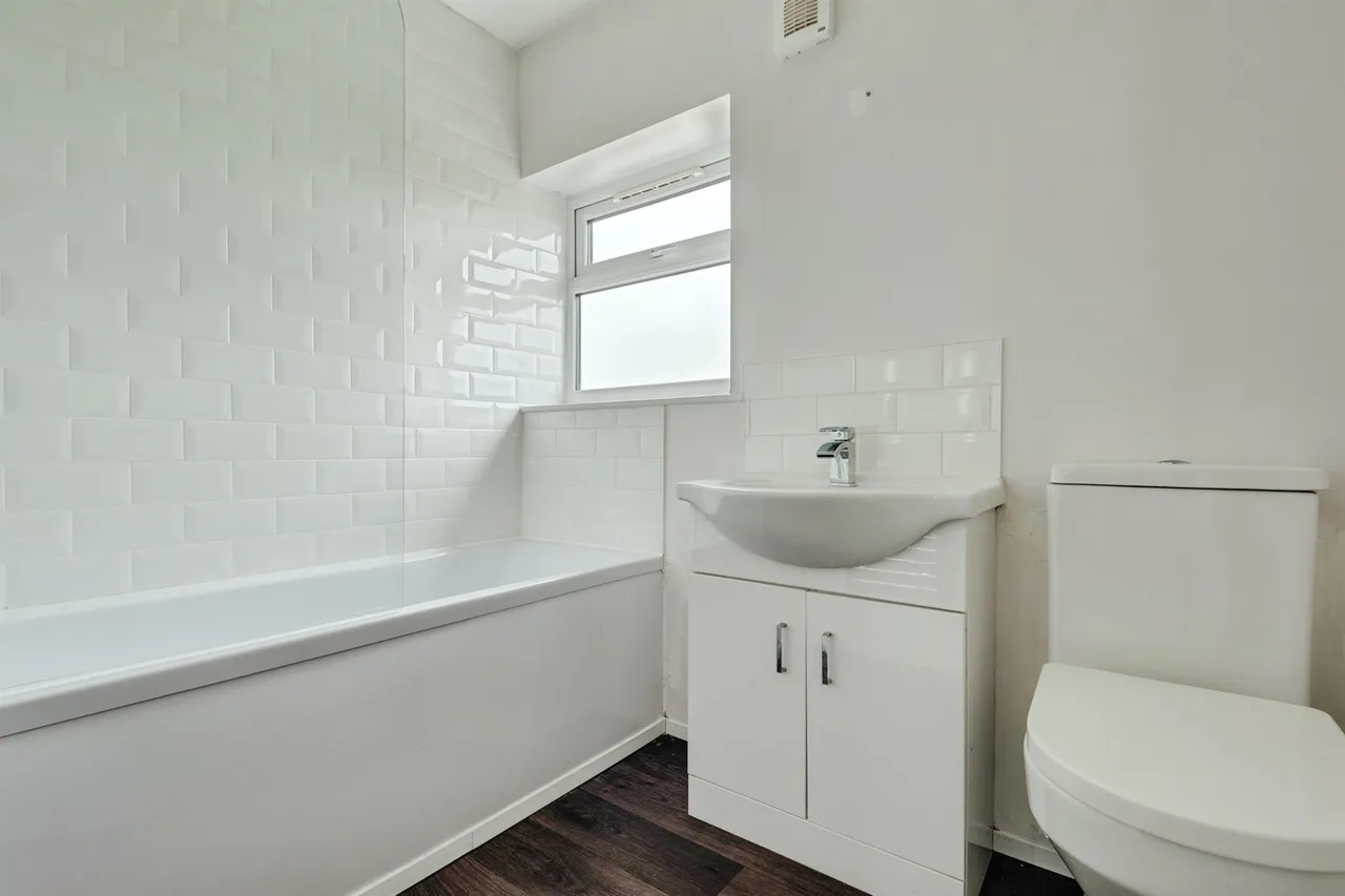 Weaver Crescent, Frodsham, WA6, photo 12