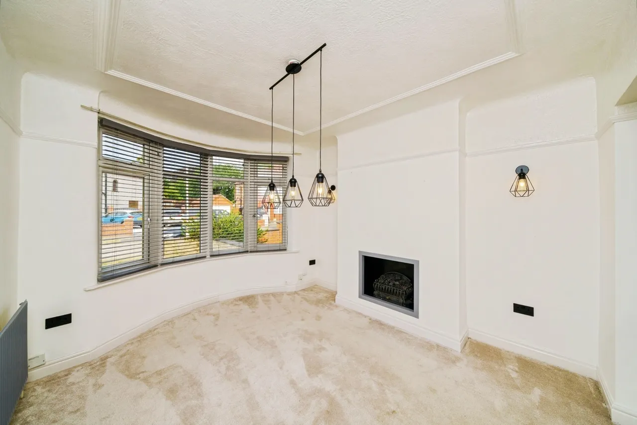Crosthwaite Avenue, Eastham, CH62, photo 3