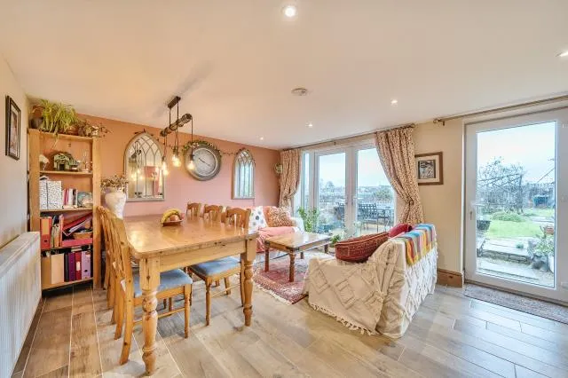 Broughton Crossing, Broughton, HP22, photo 8