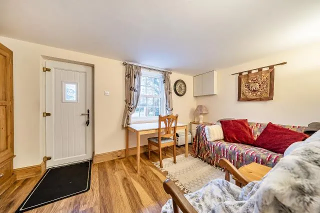 Broughton Crossing, Broughton, HP22, photo 4