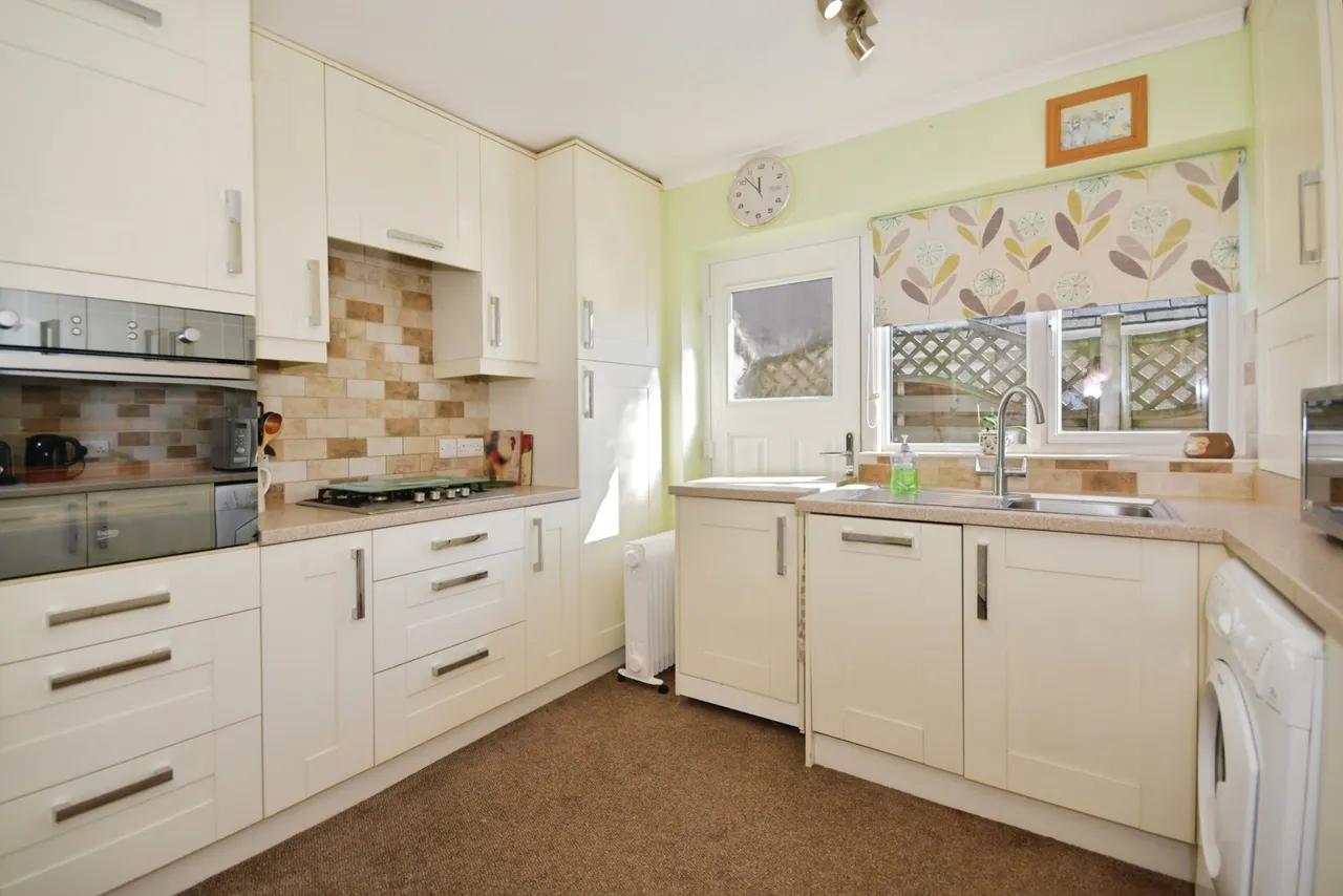 Milldale Avenue, Buxton, Derbyshire, SK17, photo 3