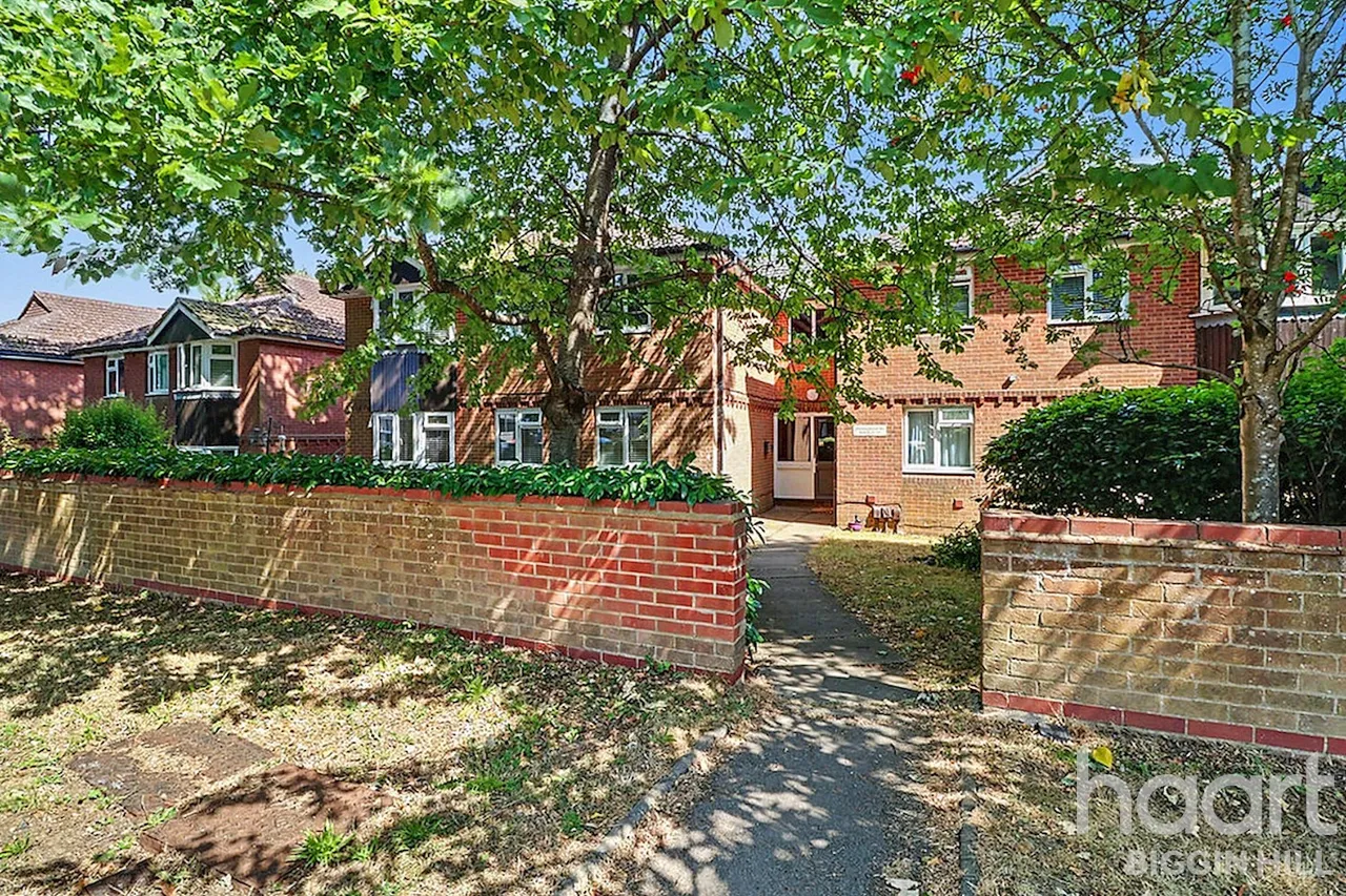 2 bed flat for sale, Main Road, Biggin Hill, TN16