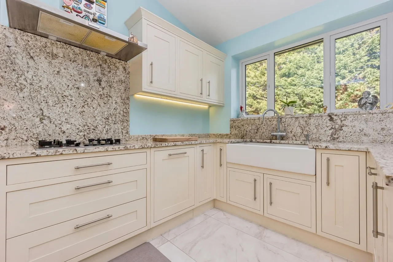Athlone Avenue, Cheadle Hulme, SK8, photo 4
