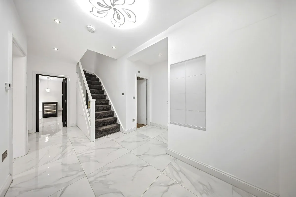 Balmoral Drive, Timperly, WA14, photo 2