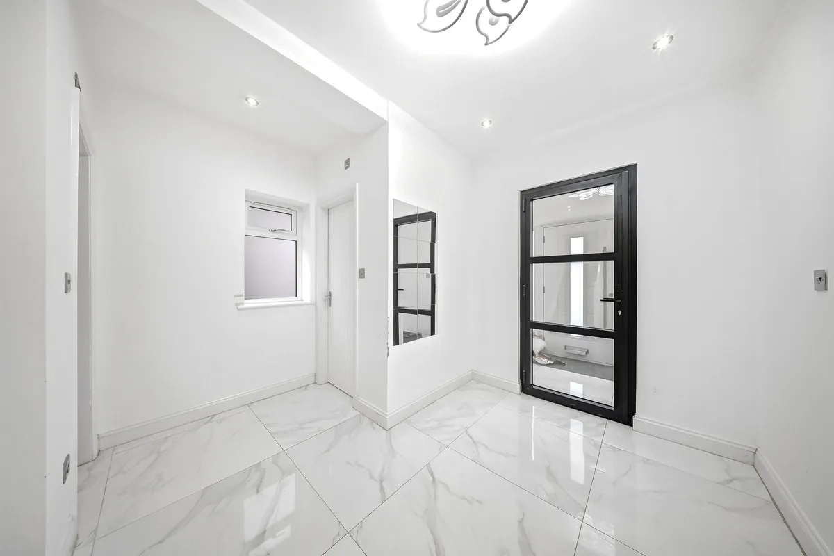 Balmoral Drive, Timperly, WA14, photo 7