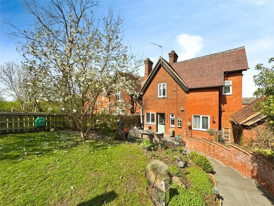 with 4 bedrooms in Gilston, Harlow, CM20, photo 15