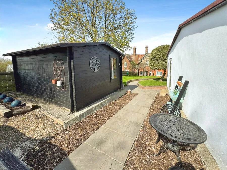 with 4 bedrooms in Gilston, Harlow, CM20, photo 24