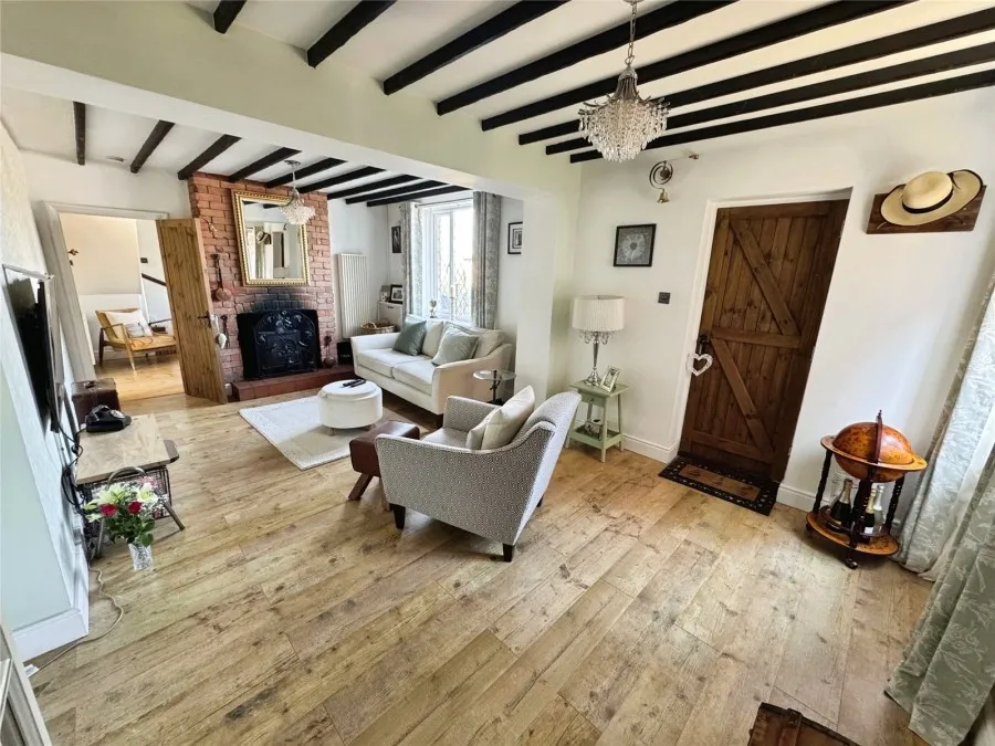 with 4 bedrooms in Gilston, Harlow, CM20, photo 8