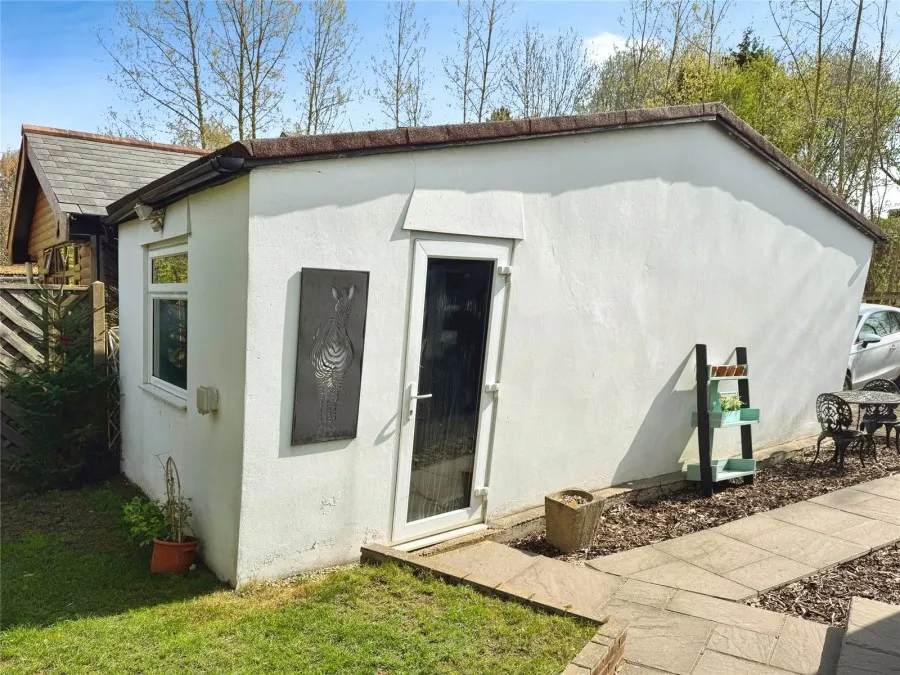 with 4 bedrooms in Gilston, Harlow, CM20, photo 22
