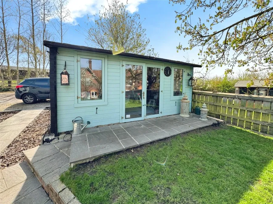 with 4 bedrooms in Gilston, Harlow, CM20, photo 23
