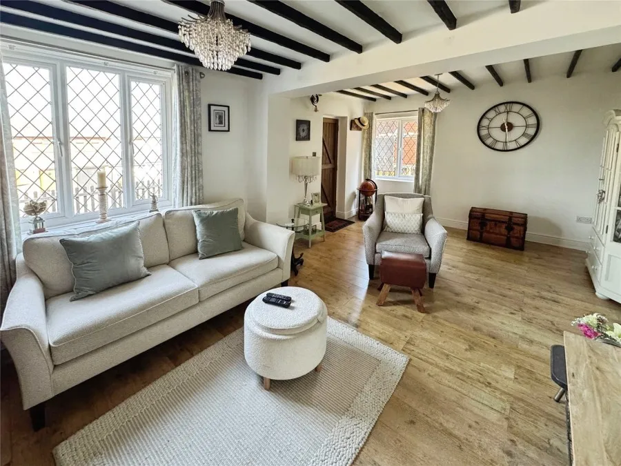 with 4 bedrooms in Gilston, Harlow, CM20, photo 4