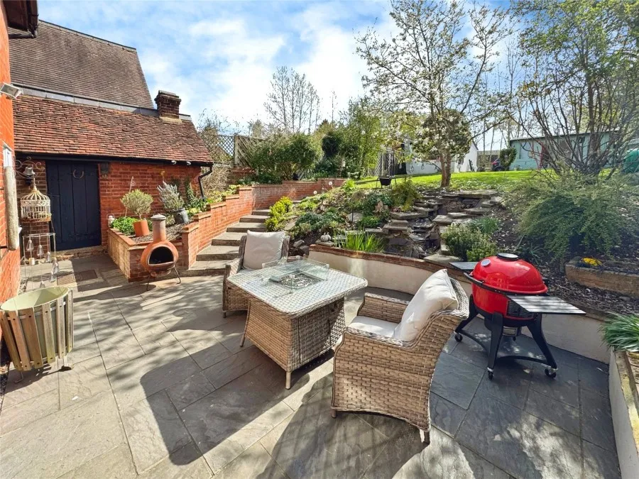 with 4 bedrooms in Gilston, Harlow, CM20, photo 11