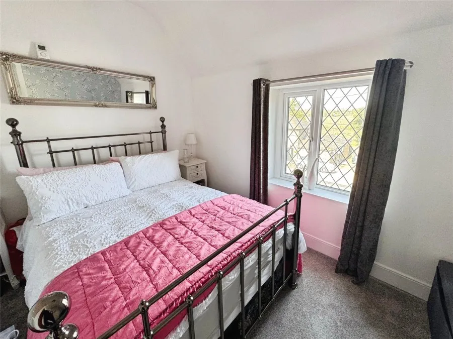 with 4 bedrooms in Gilston, Harlow, CM20, photo 17