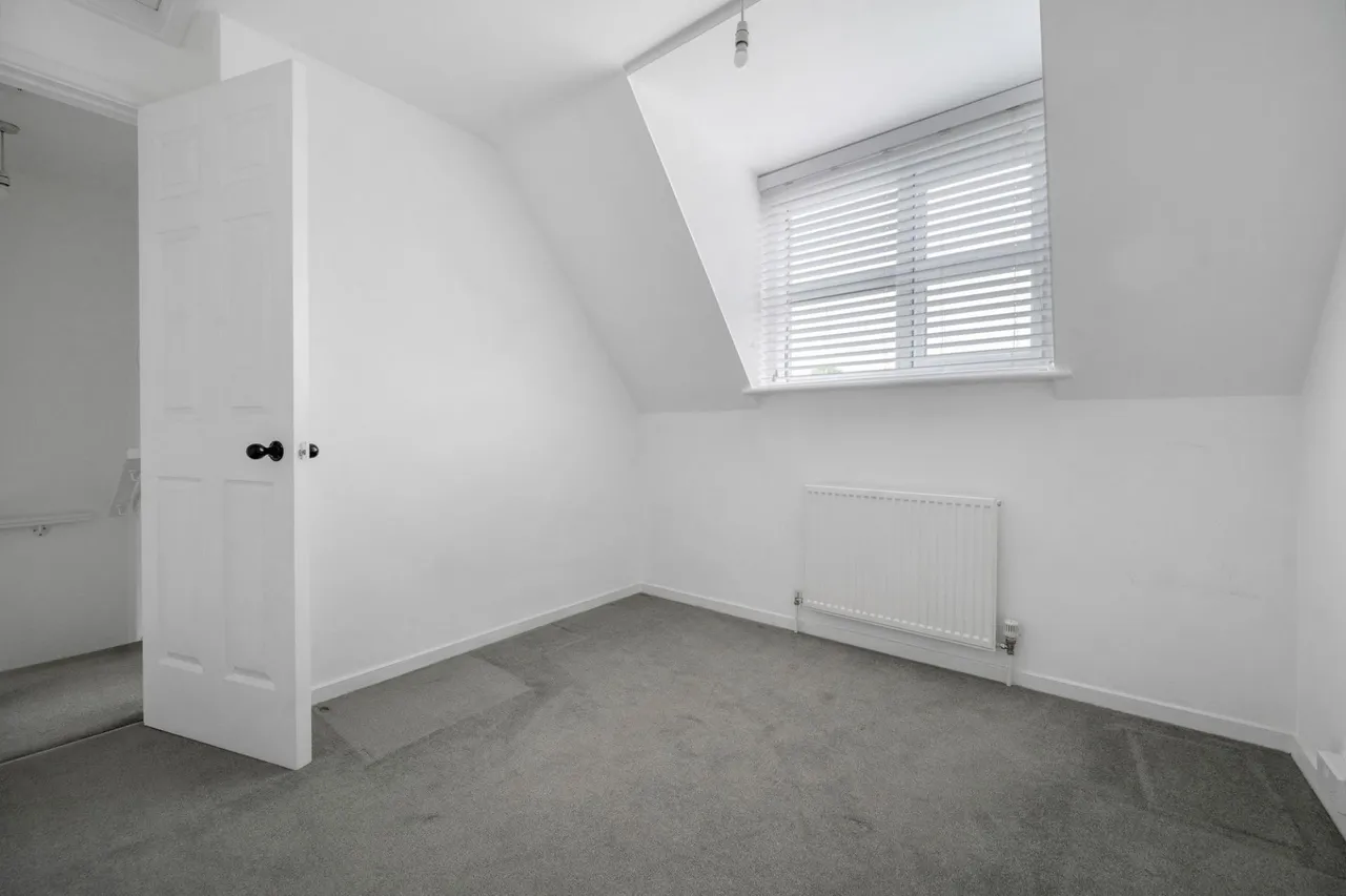 Daniel Court, Stamford, PE9, photo 10