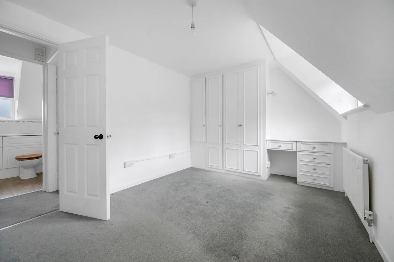 Daniel Court, Stamford, PE9, photo 8