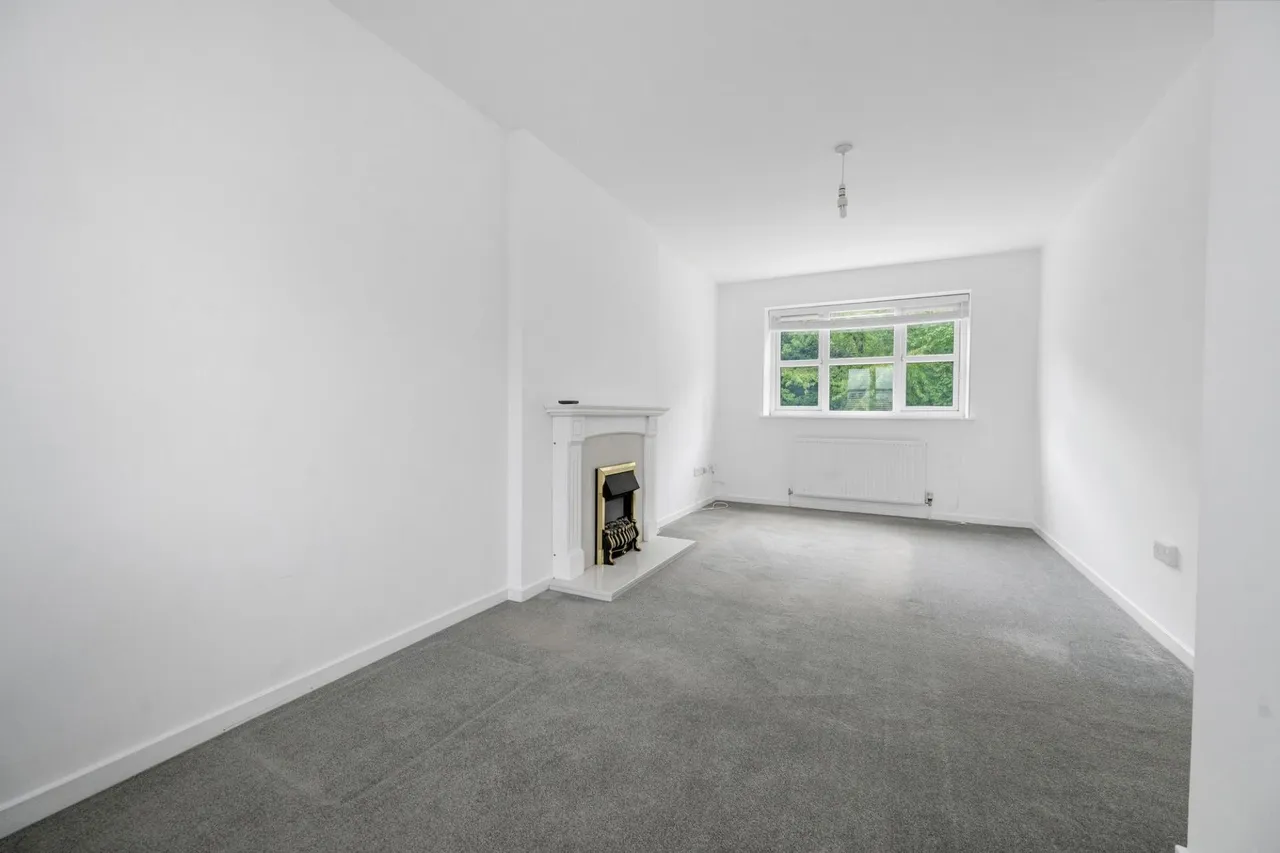 Daniel Court, Stamford, PE9, photo 3