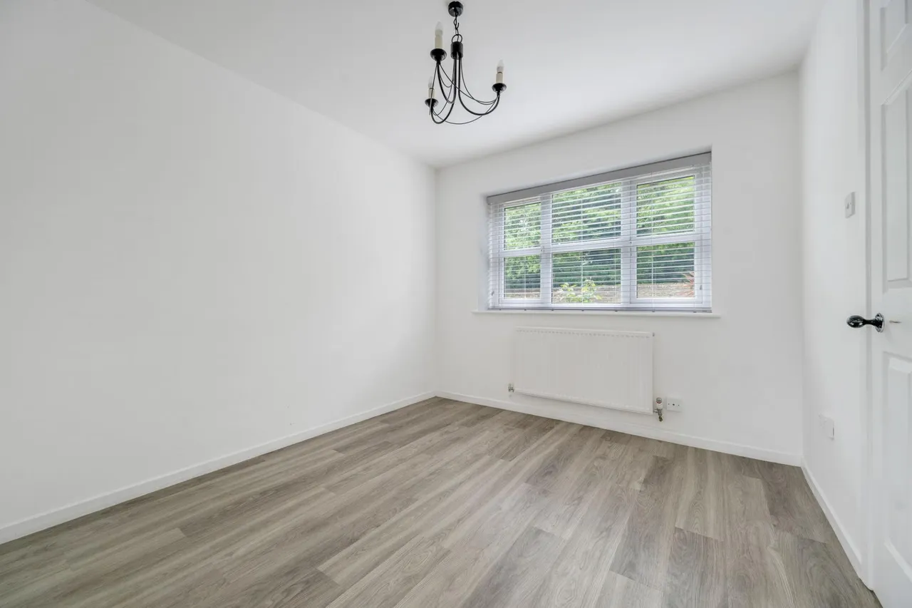 Daniel Court, Stamford, PE9, photo 6
