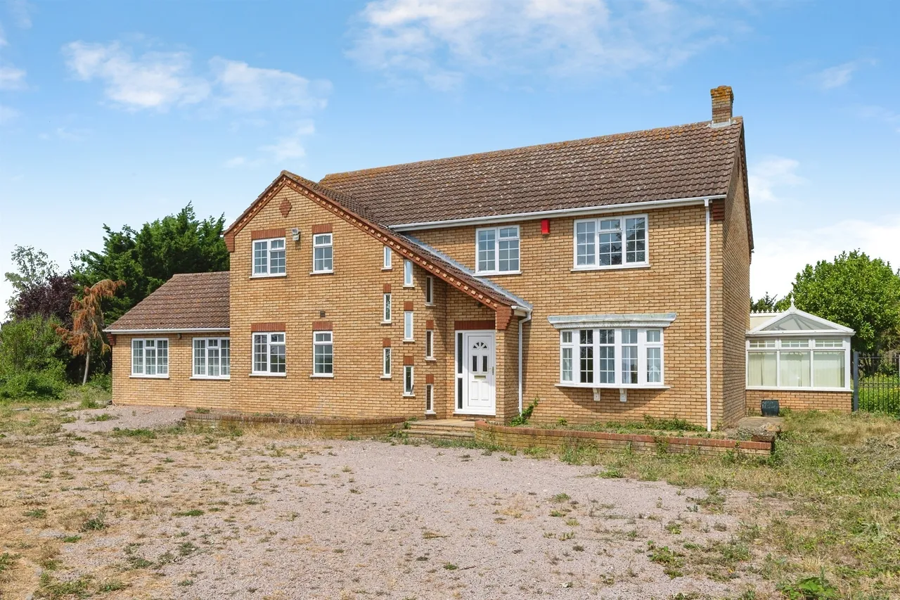 4 bed house for sale — Fallow Corner Drove, Manea, MARCH