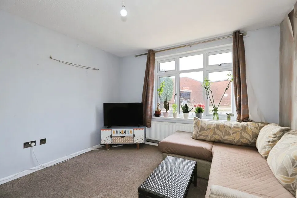 Fountain Lane, Bilston, West Midlands, WV14, photo 2