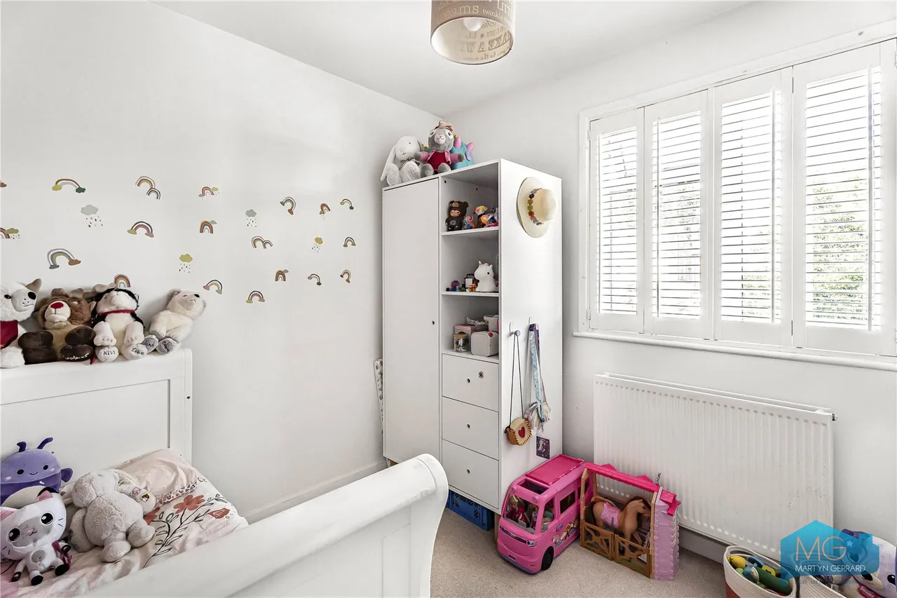 Beverley Close, London, N21, photo 15