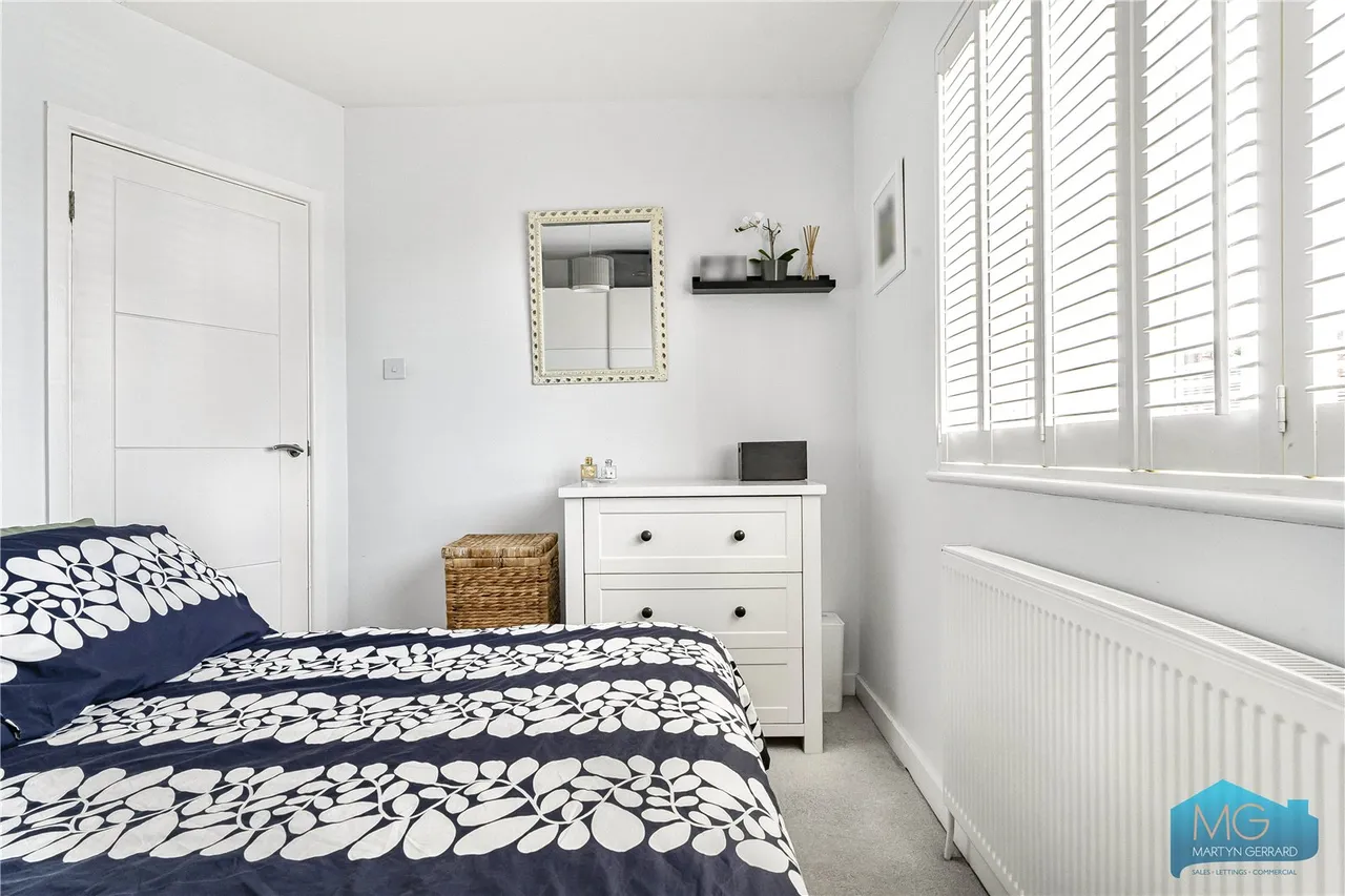 Beverley Close, London, N21, photo 11