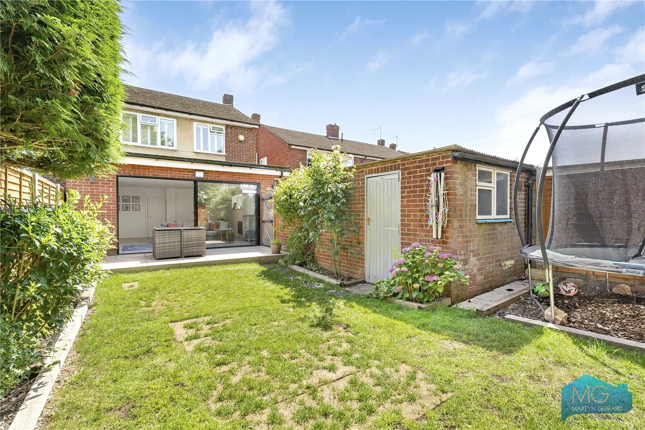 Beverley Close, London, N21, photo 20