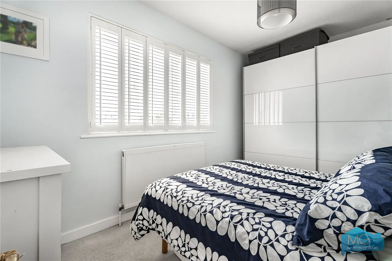 Beverley Close, London, N21, photo 12