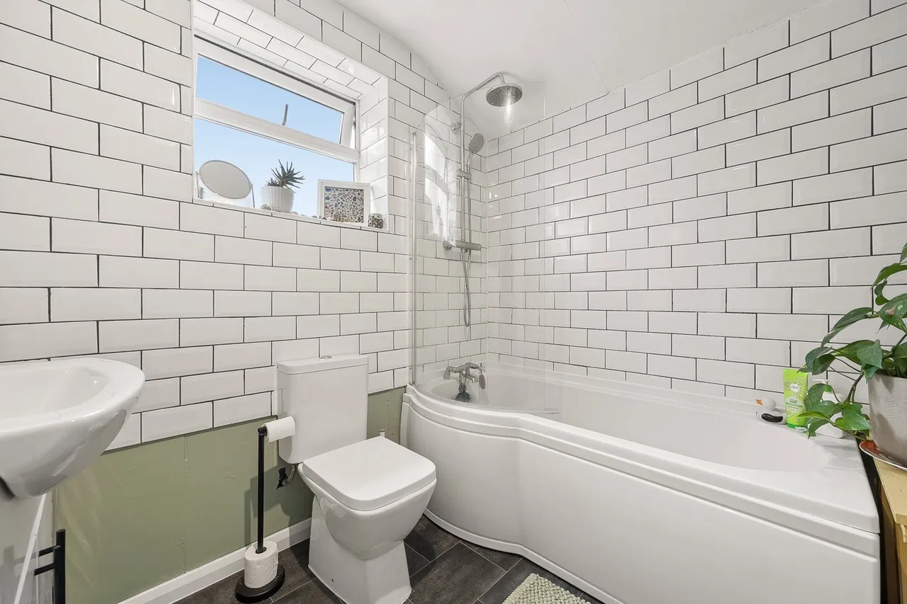 Emley Street, Levenshulme, M19, photo 6