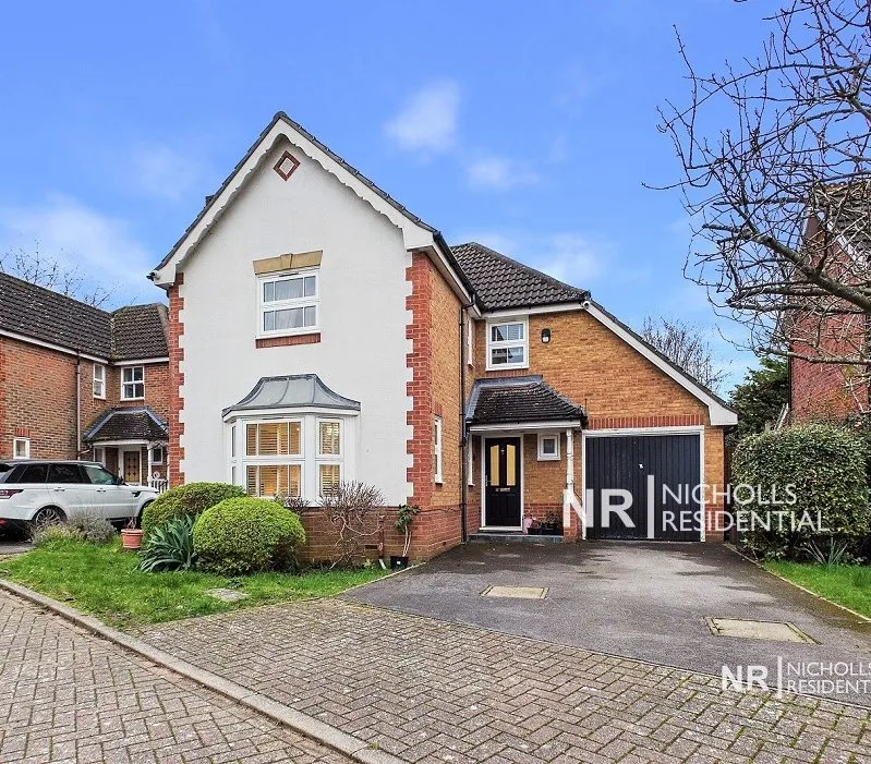 Lofthouse Place, Chessington, KT9, photo 19
