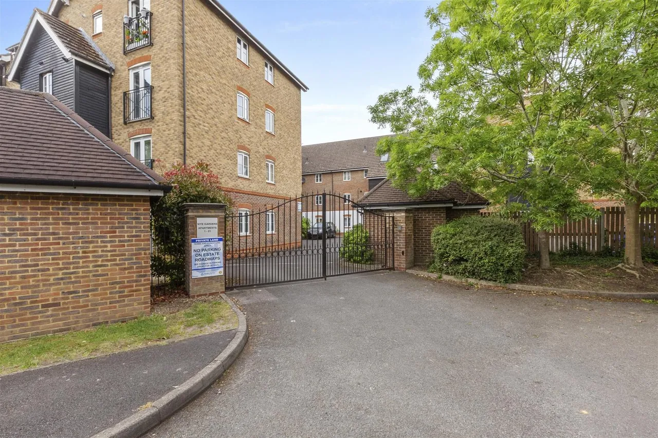 Fryers Lane, High Wycombe, HP12, photo 9