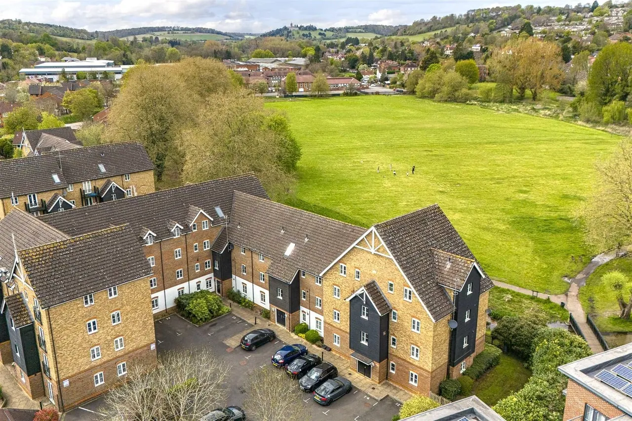Fryers Lane, High Wycombe, HP12, photo 13
