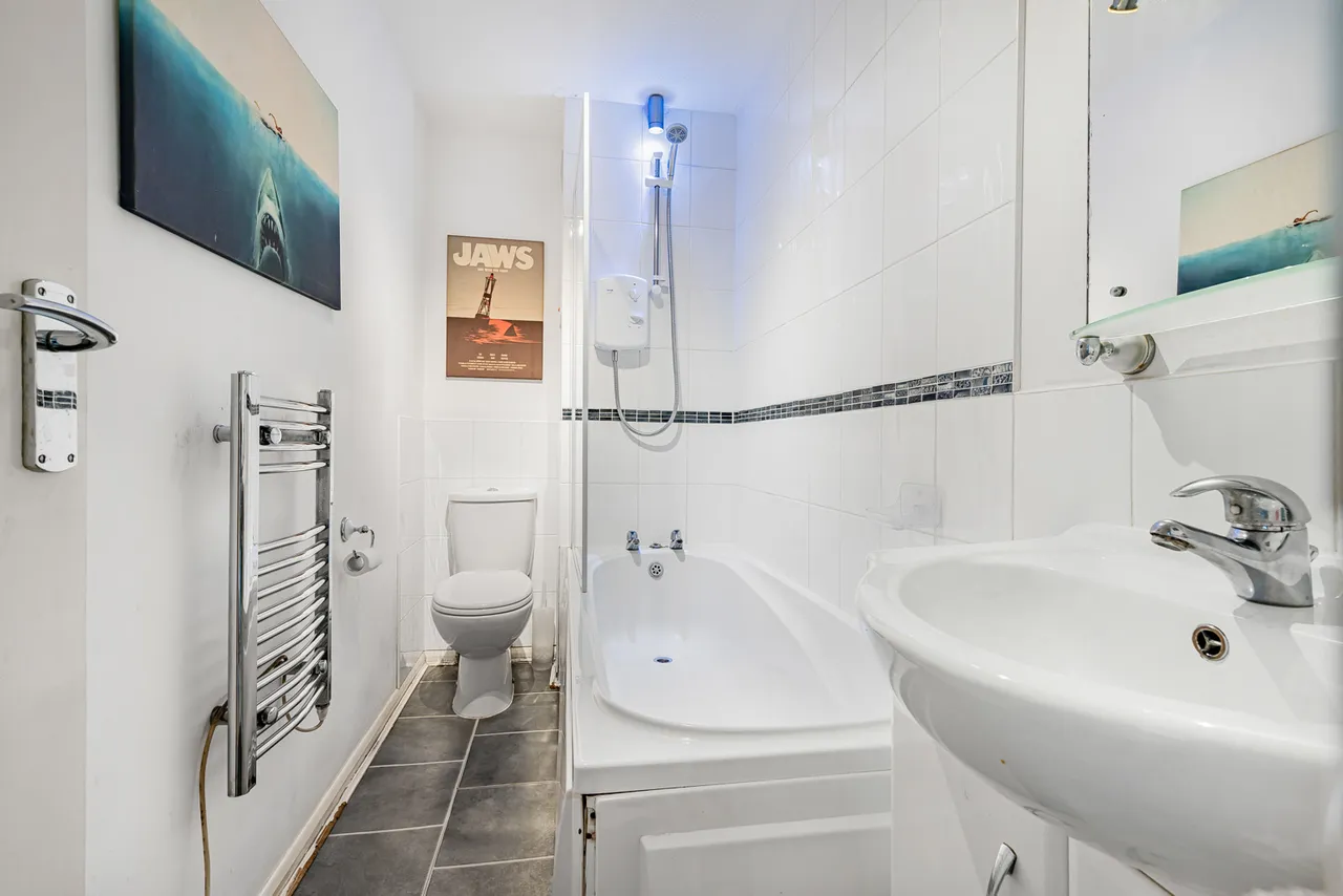 Willowmead Close, Woking, GU21, photo 12