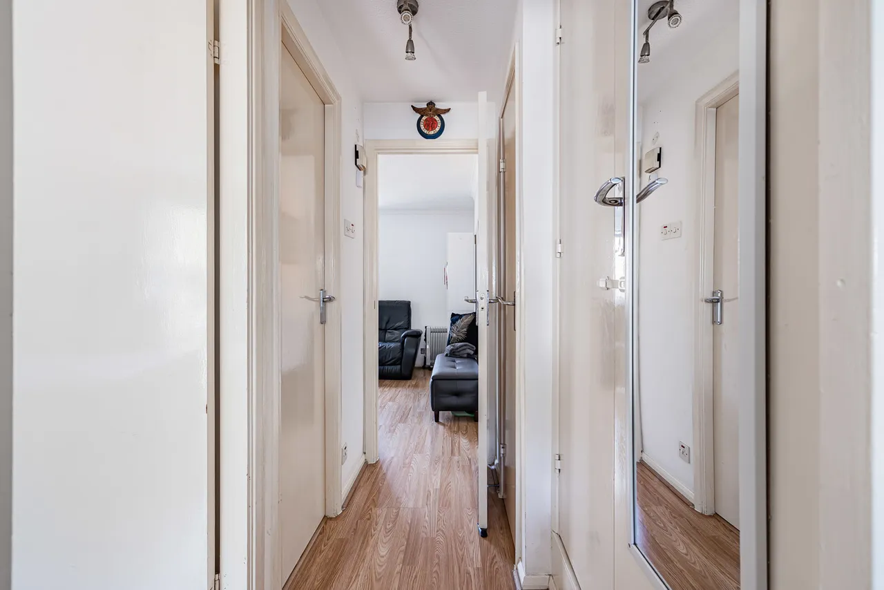Willowmead Close, Woking, GU21, photo 10
