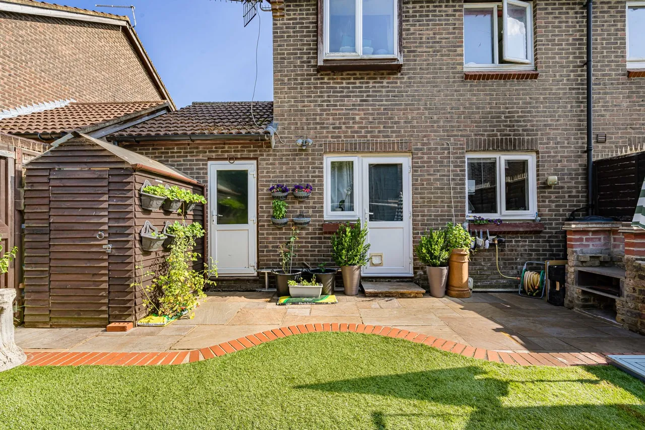 Willowmead Close, Woking, GU21, photo 16