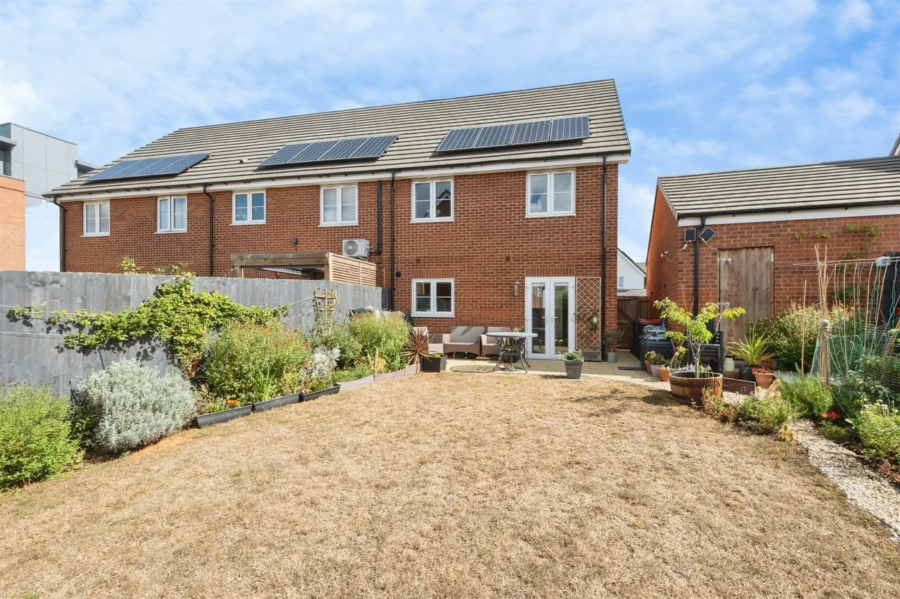 Rowditch Furlong, Redhouse Park, MK14, photo 17