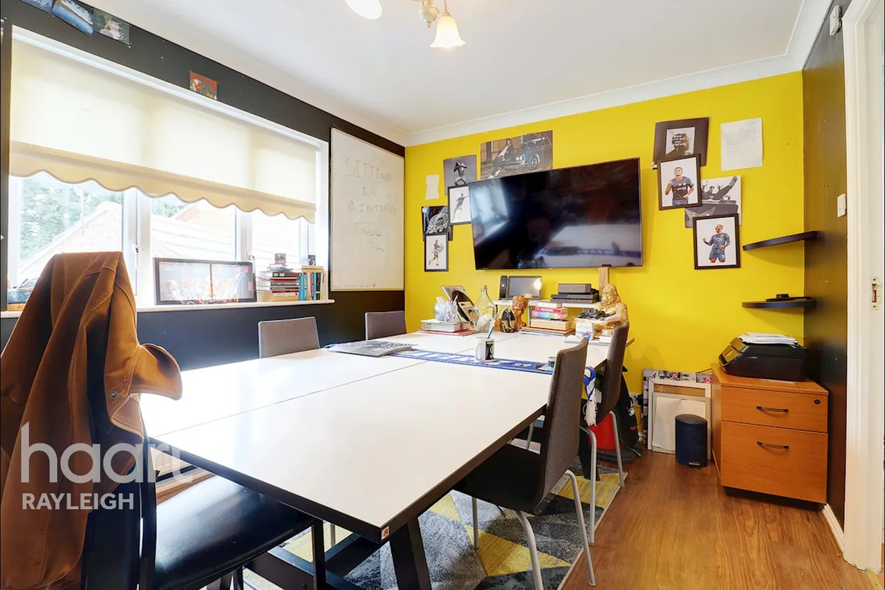 Rowan Close, Rayleigh, SS6, photo 19