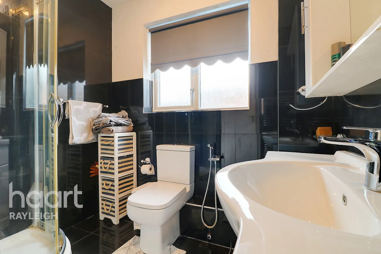 Rowan Close, Rayleigh, SS6, photo 23