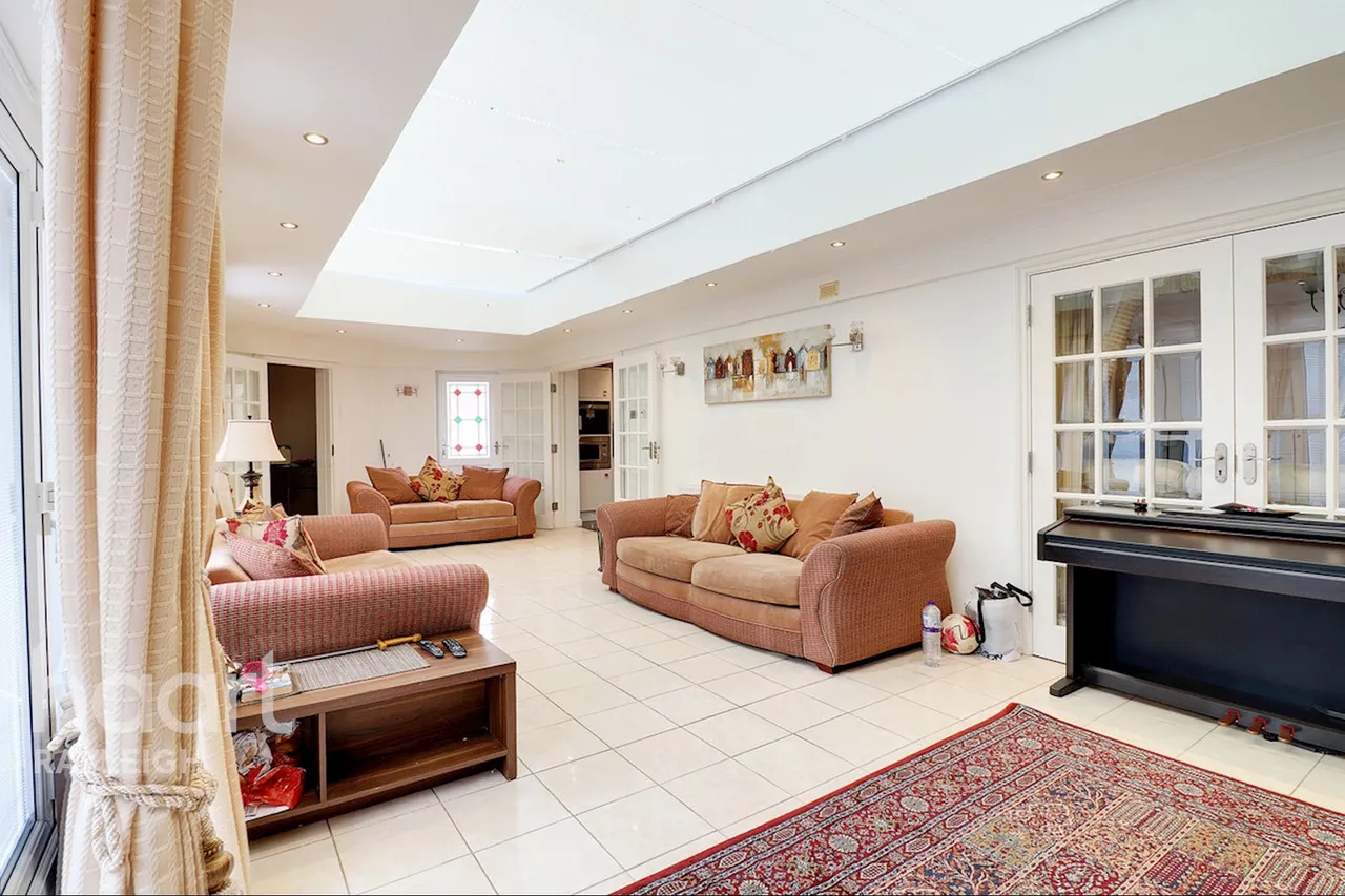 Rowan Close, Rayleigh, SS6, photo 9