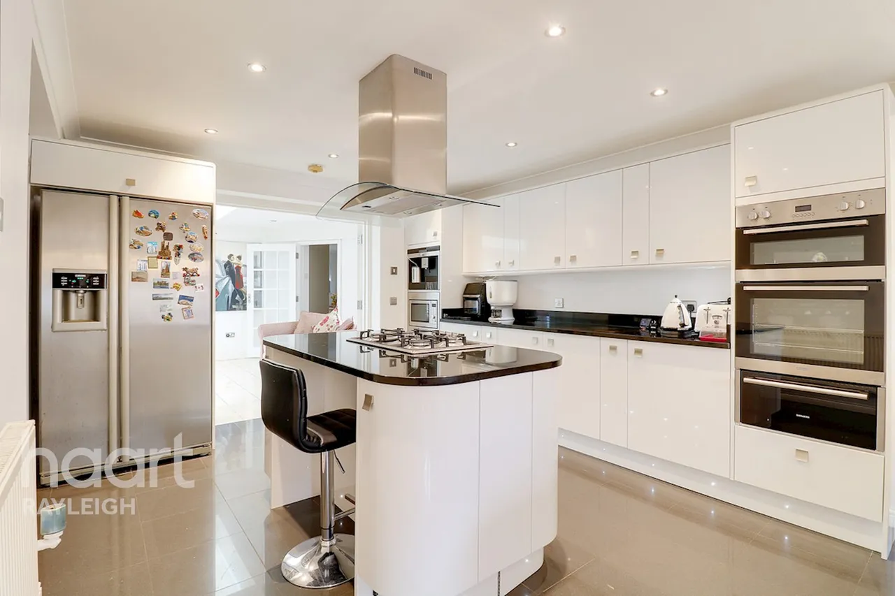 Rowan Close, Rayleigh, SS6, photo 2