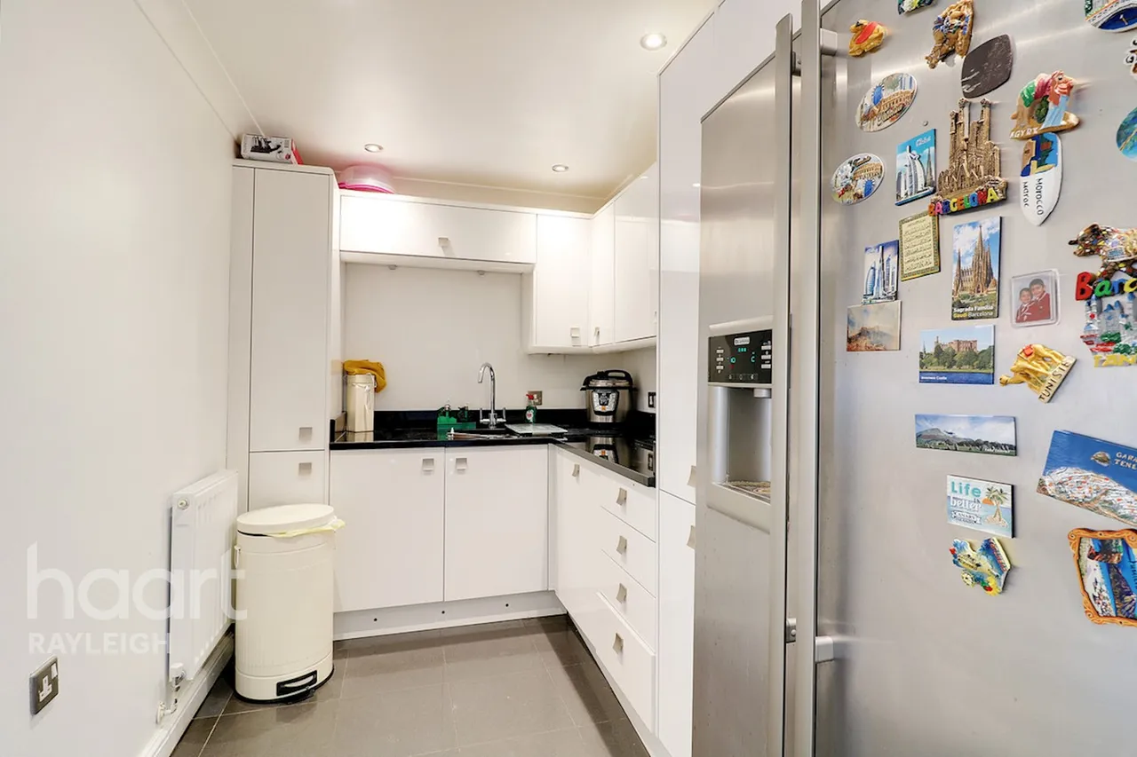 Rowan Close, Rayleigh, SS6, photo 8