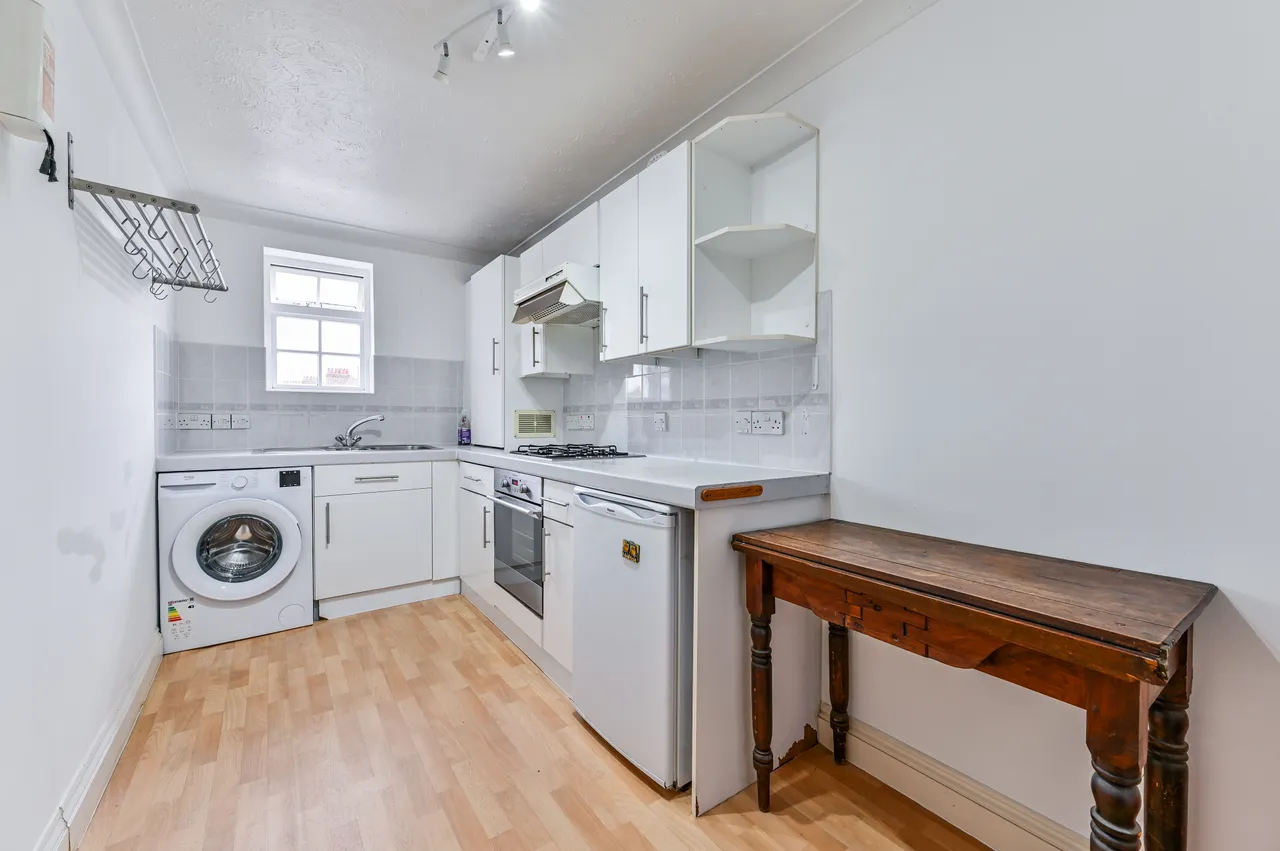 Flat 16, 5 Stapleton Hall Road, London, photo 9