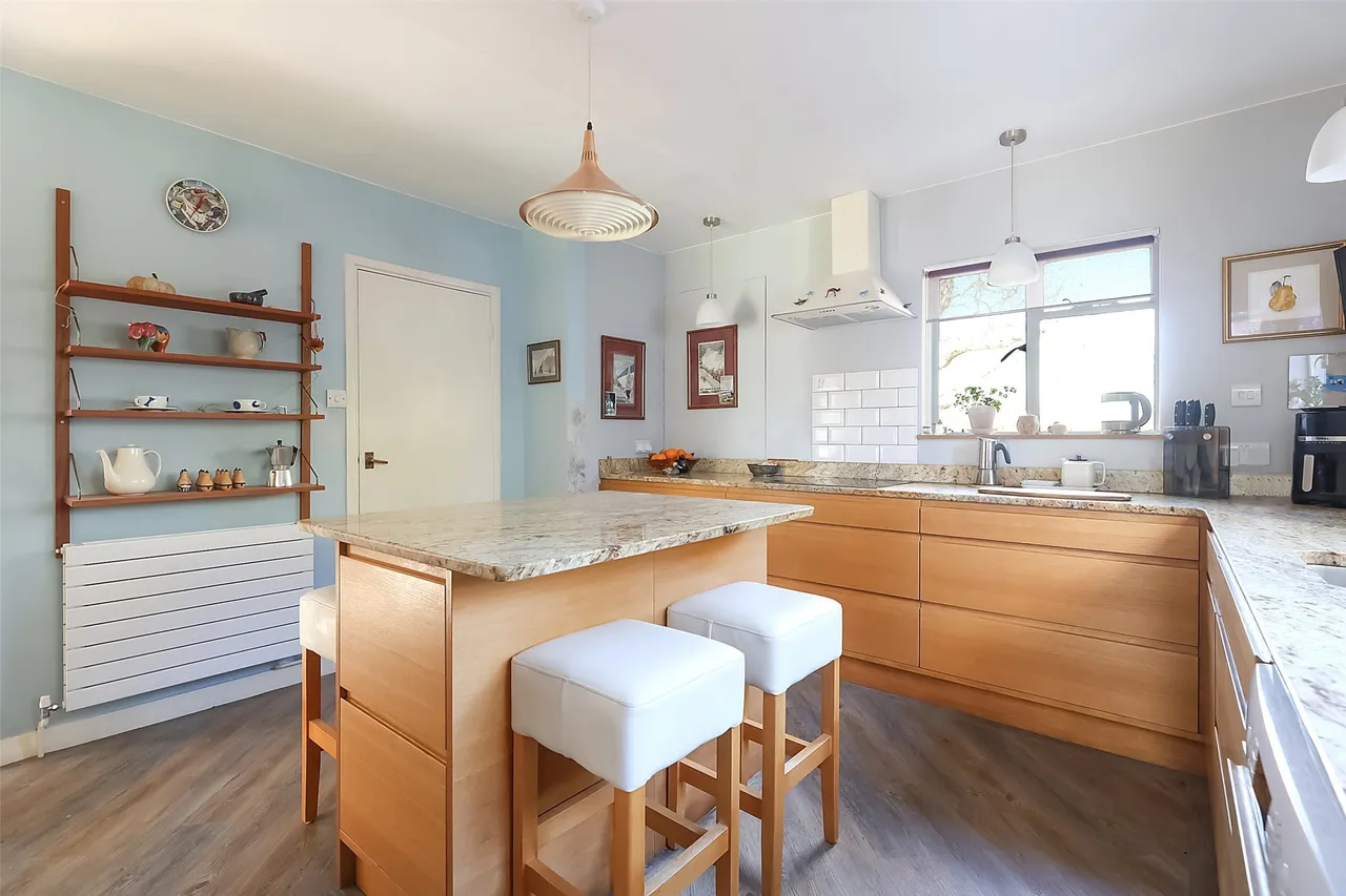 Swan Lane, Edenbridge, TN8, photo 4