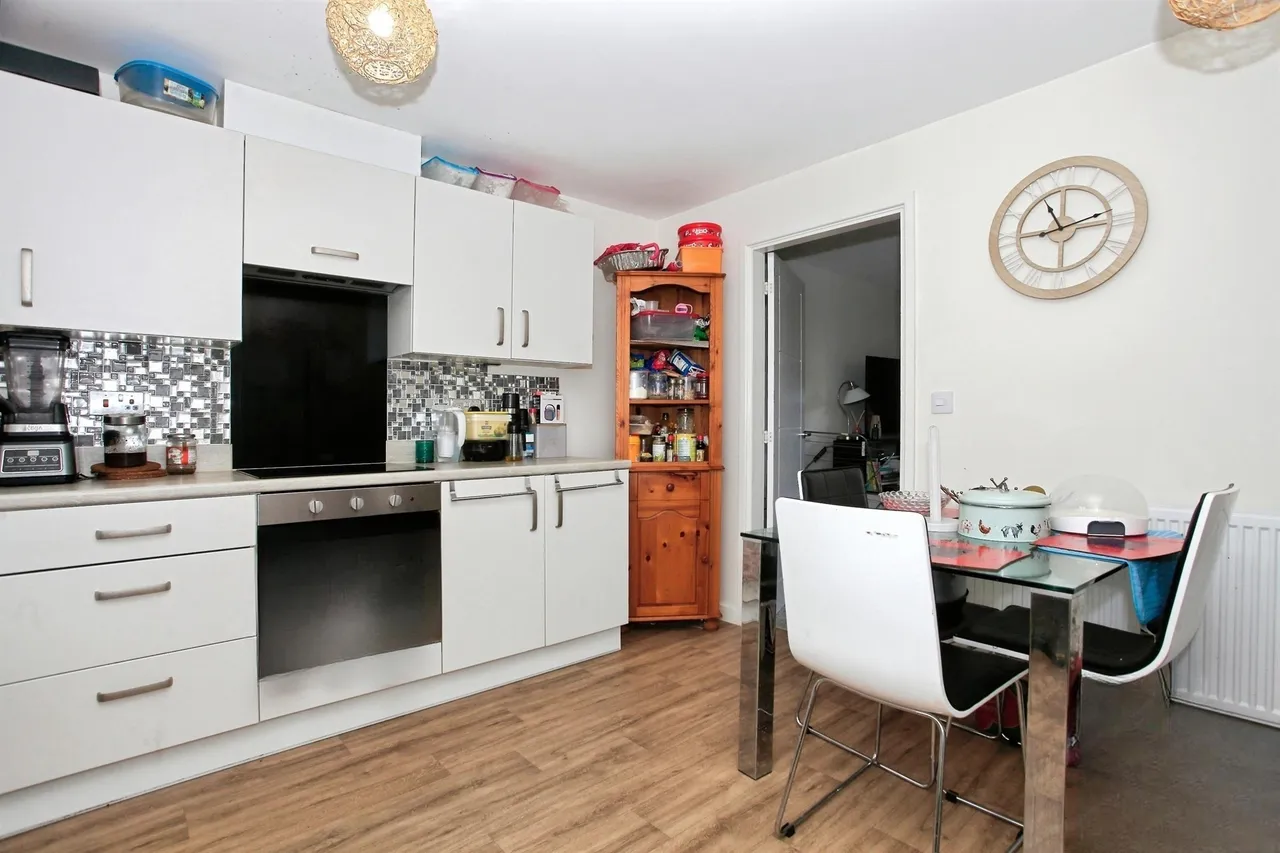 Manor Drive, Peterborough, PE4, photo 2