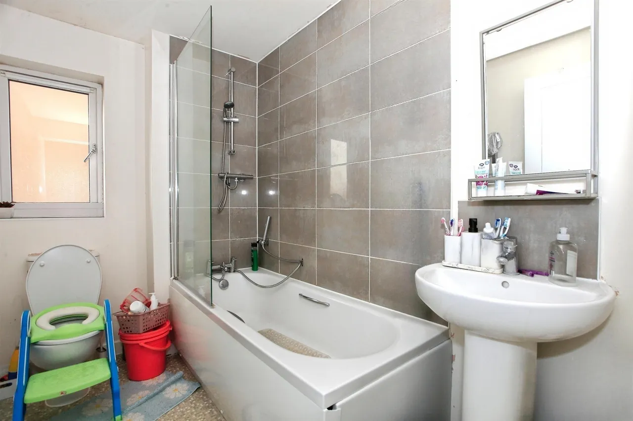 Manor Drive, Peterborough, PE4, photo 12