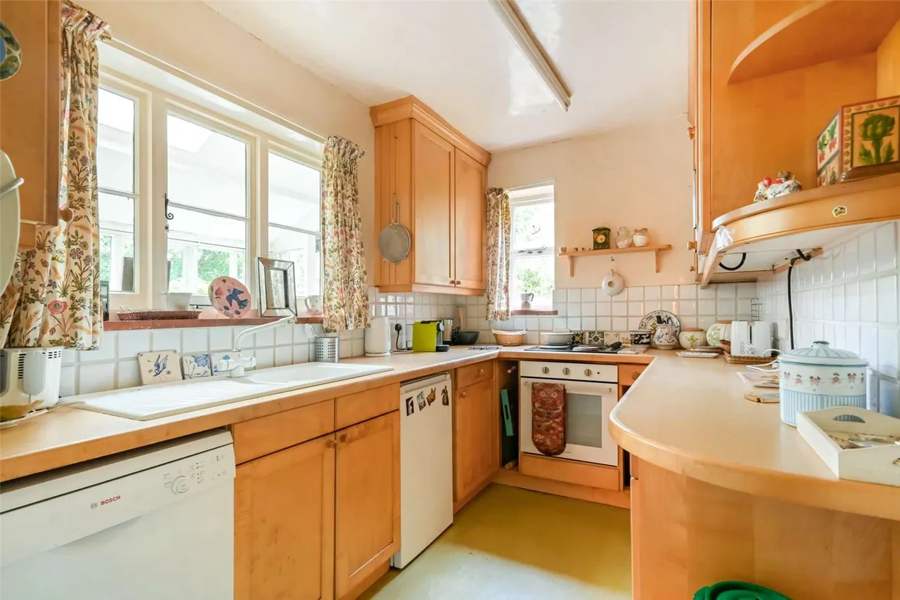 High Halden, Ashford, Kent, TN26 3HS, photo 8