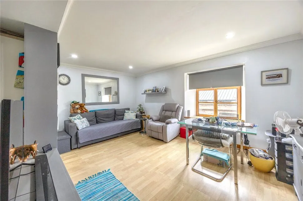 Commercial Street, Edinburgh, Midlothian, EH6, photo 2