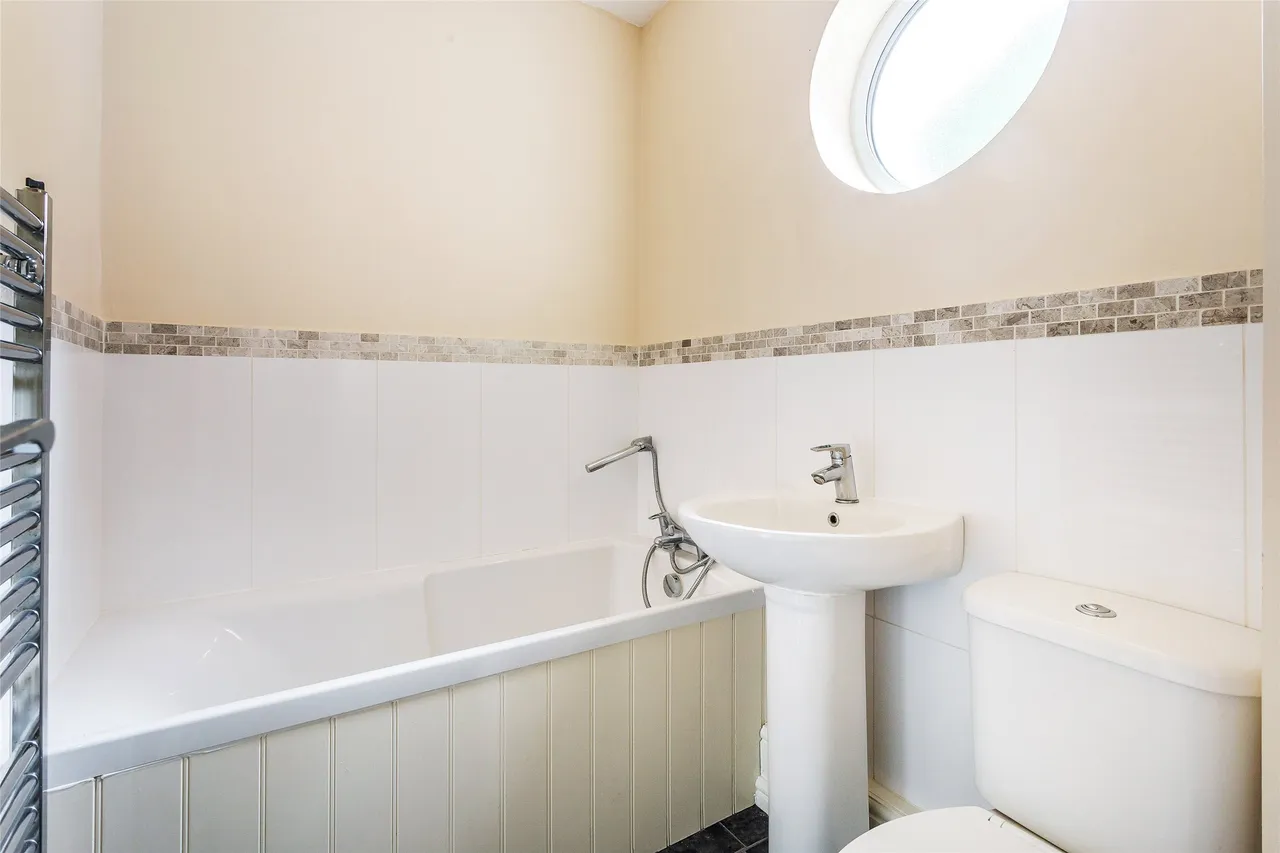 Junction Place, Dorkin, RH4, photo 7