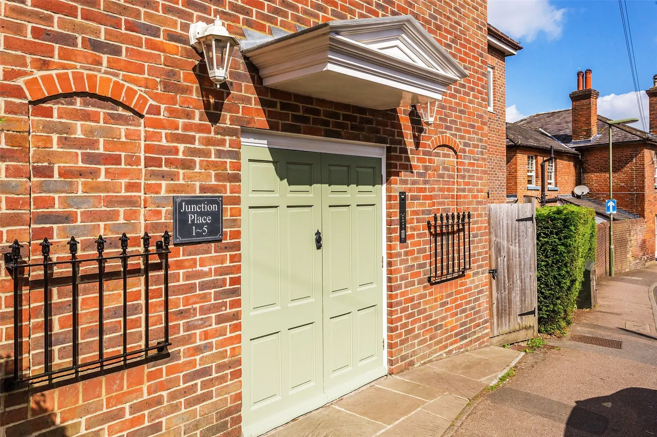 Junction Place, Dorkin, RH4, photo 12